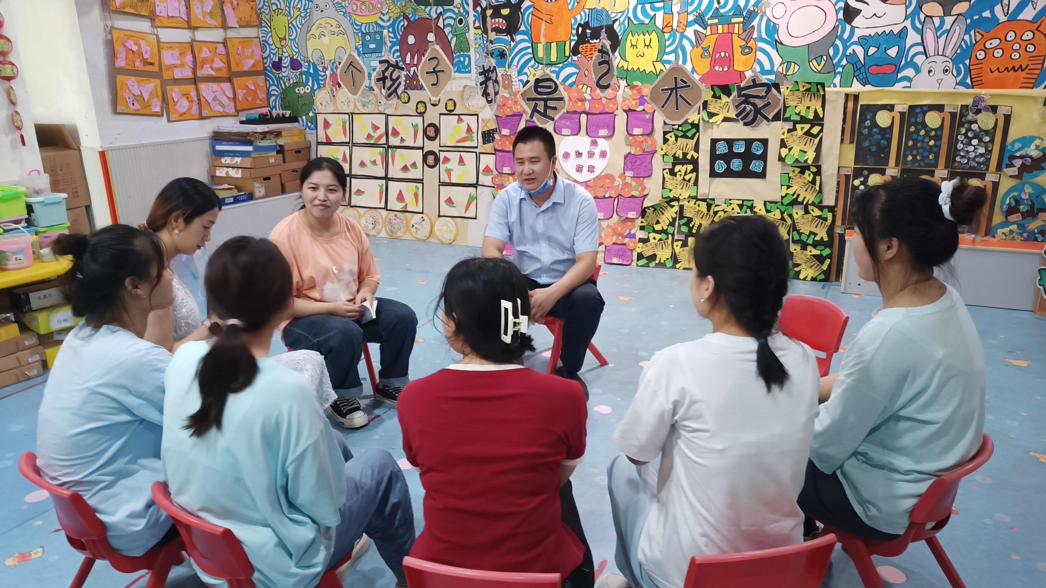 beat365唯一官方网站一行到九龙坡区伊霖幼儿园看望学生.jpg