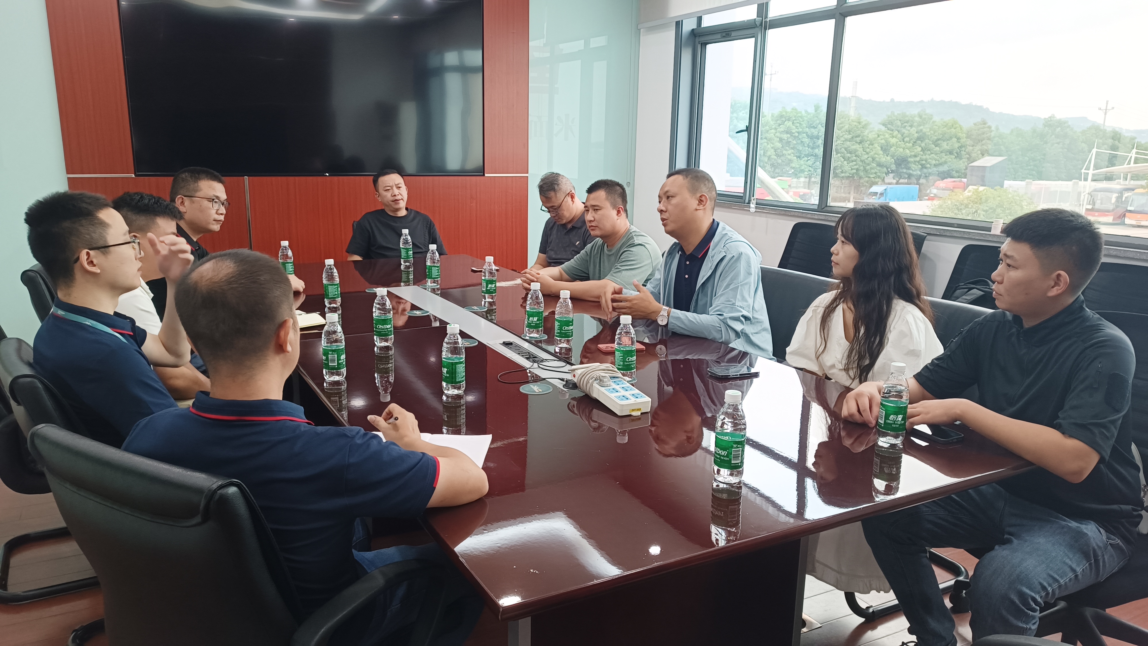 beat365唯一官方网站与金龙鱼粮油食品有限公司开展洽谈.jpg