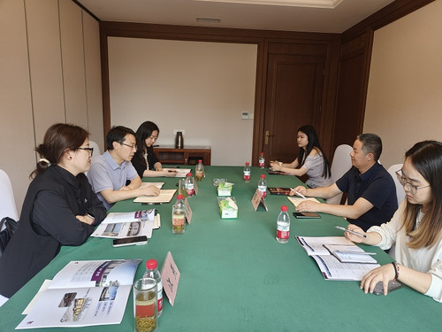0509现代文秘教研室赴永川会展中心洽谈合作.jpg
