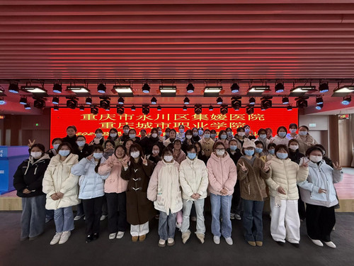 集嫒合照.jpg