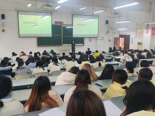 3企业产教融合事业部负责人黄帅介绍企业情况~1.jpg